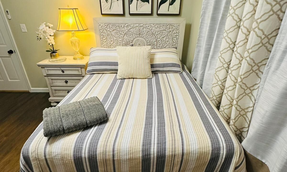 Photo of Bedroom in Yardville-Groveville
