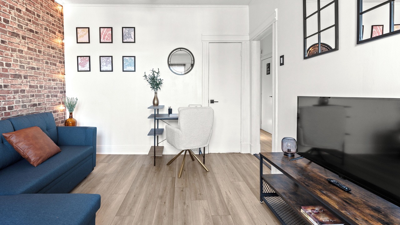 Photo of Livingroom in West New York