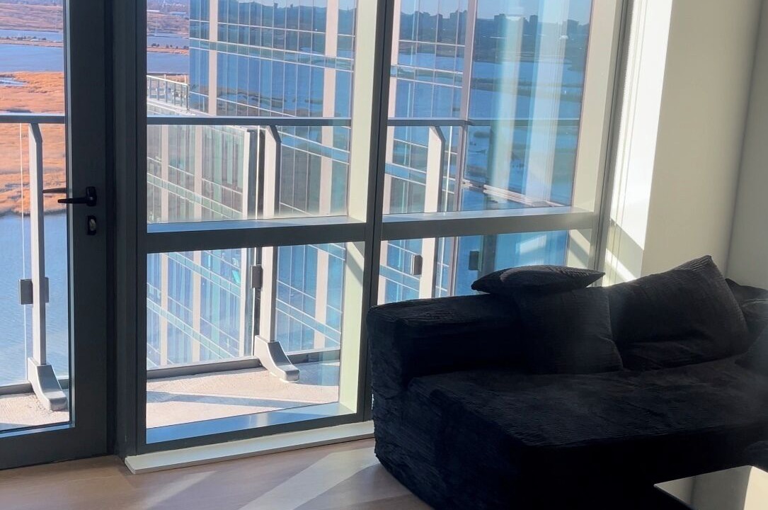 Photo of Livingroom in Secaucus
