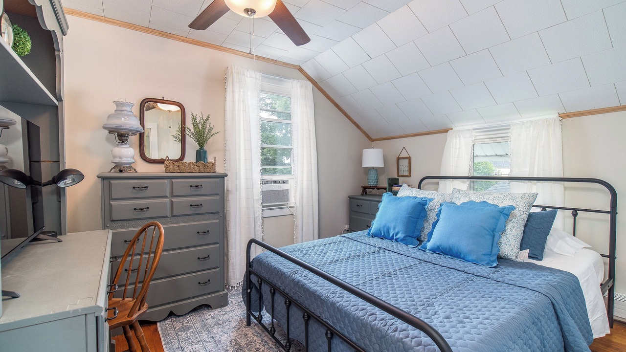 Photo of Bedroom in Jamestown
