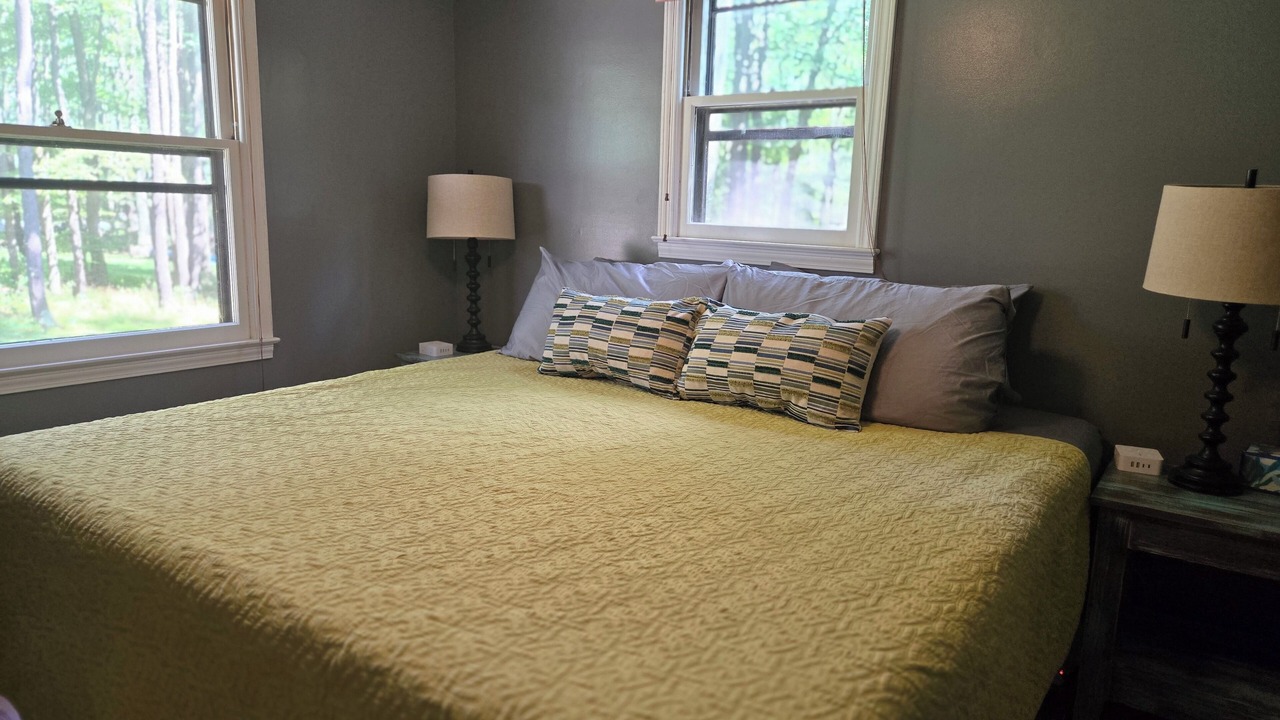 Photo of Bedroom in Friendsville