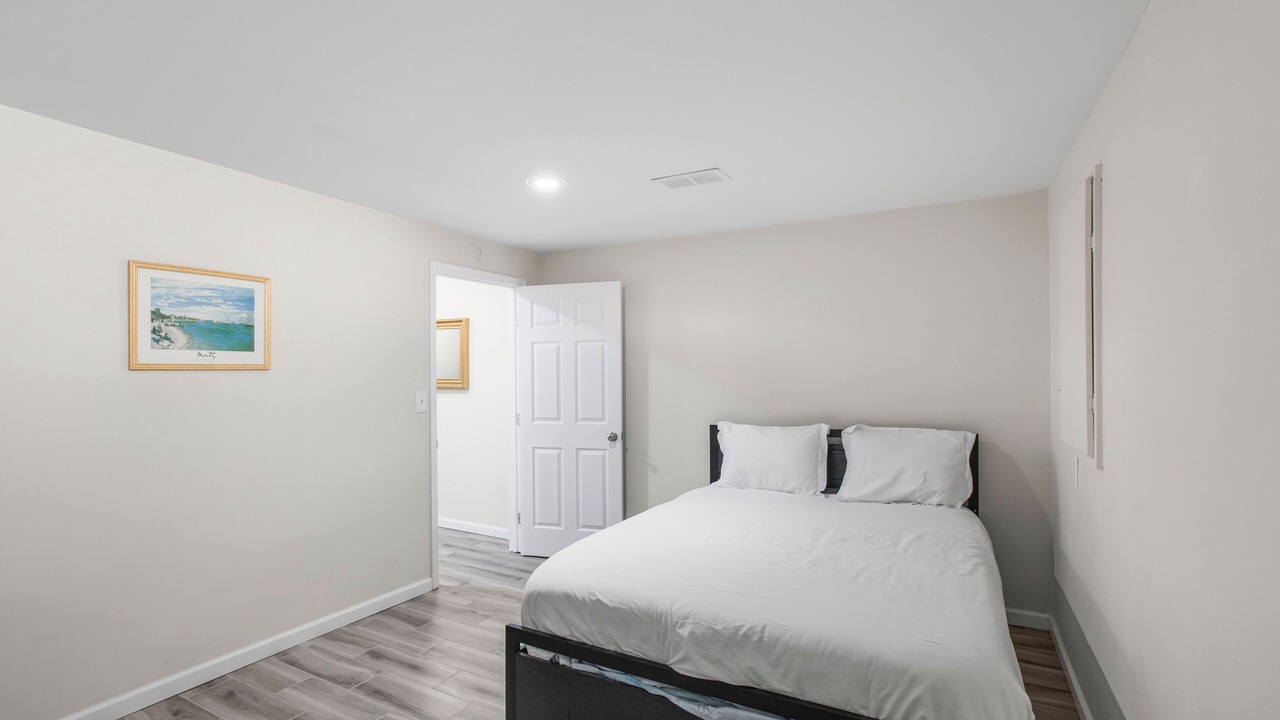 Photo of Bedroom in Adelphi