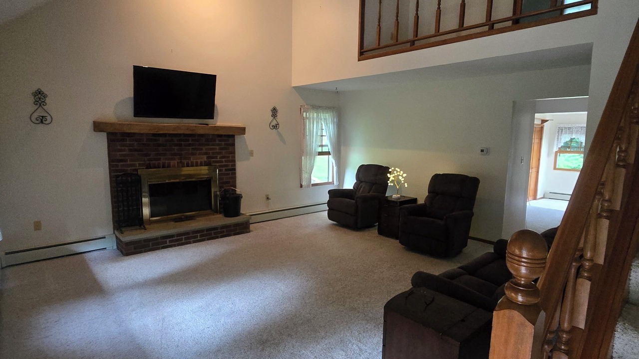 Photo of Livingroom in Edgewood