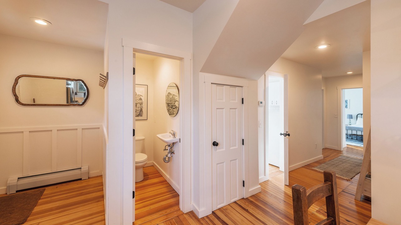Photo of Bathroom in Woodridge