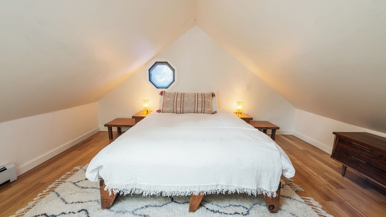 Photo of Bedroom in Woodridge