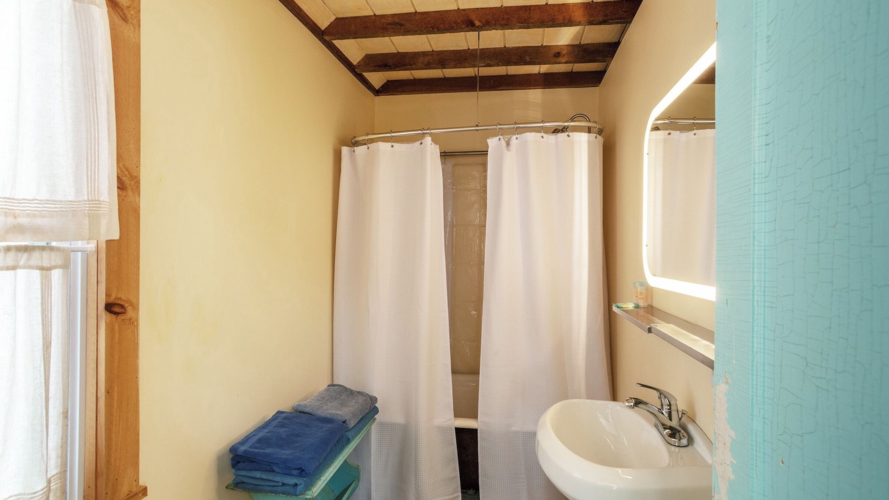 Photo of Bathroom in Woodridge