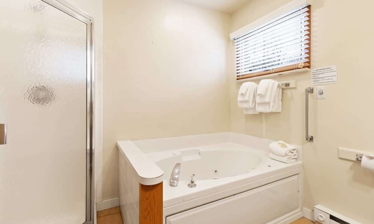 Photo of Bathroom in Shawnee On Delaware