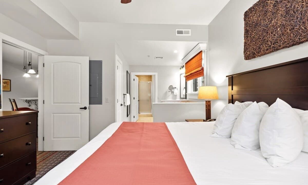Photo of Bedroom in Shawnee On Delaware