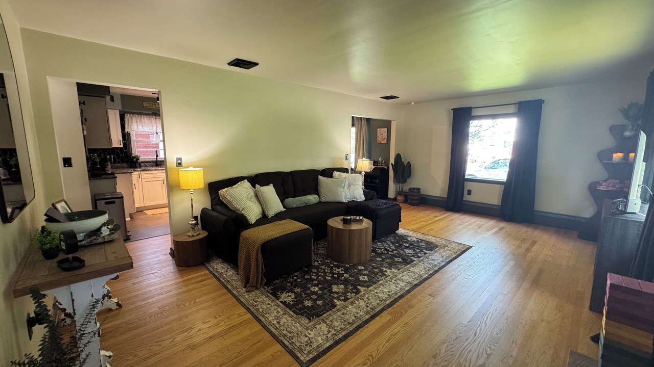 Photo of Livingroom in Williamsport
