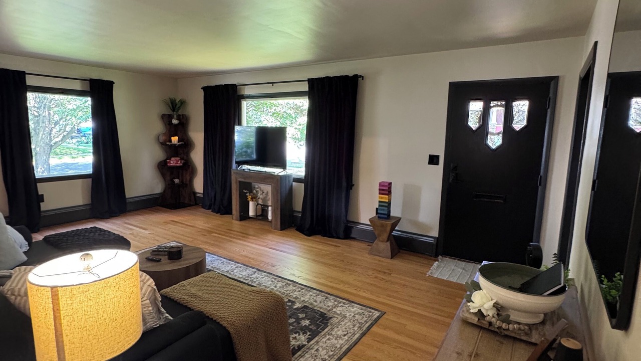 Photo of Livingroom in Williamsport