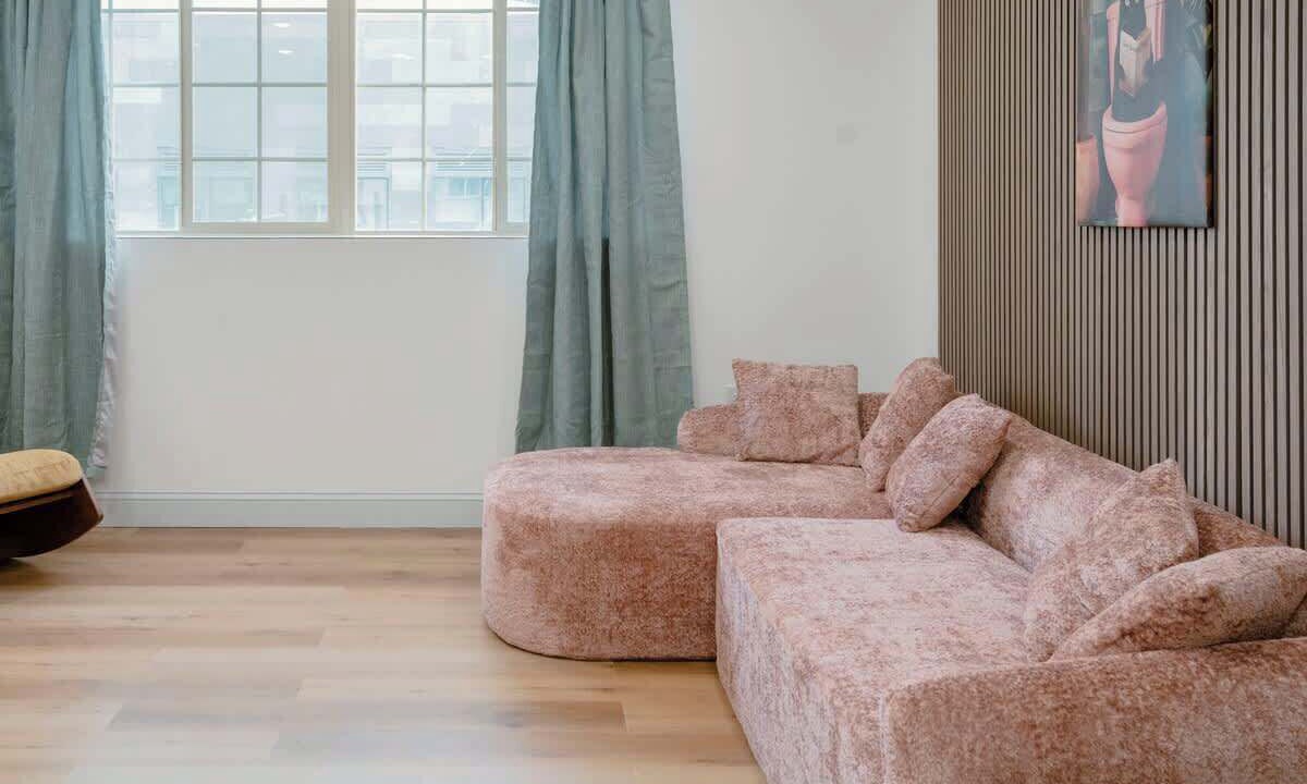 Photo of Livingroom in West Poplar