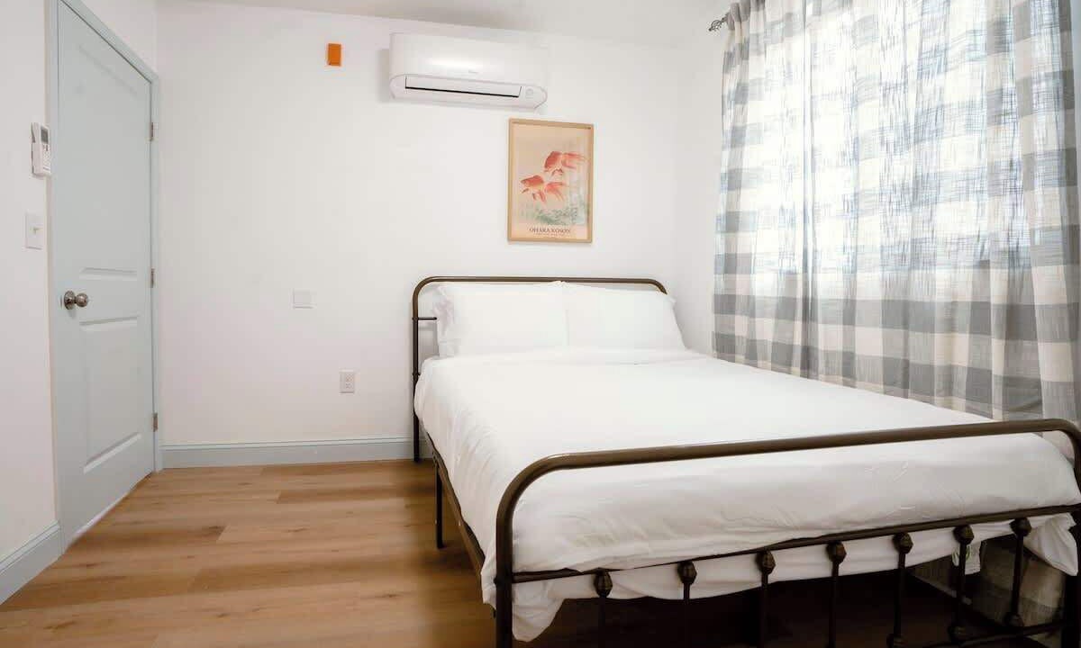Photo of Bedroom in West Poplar