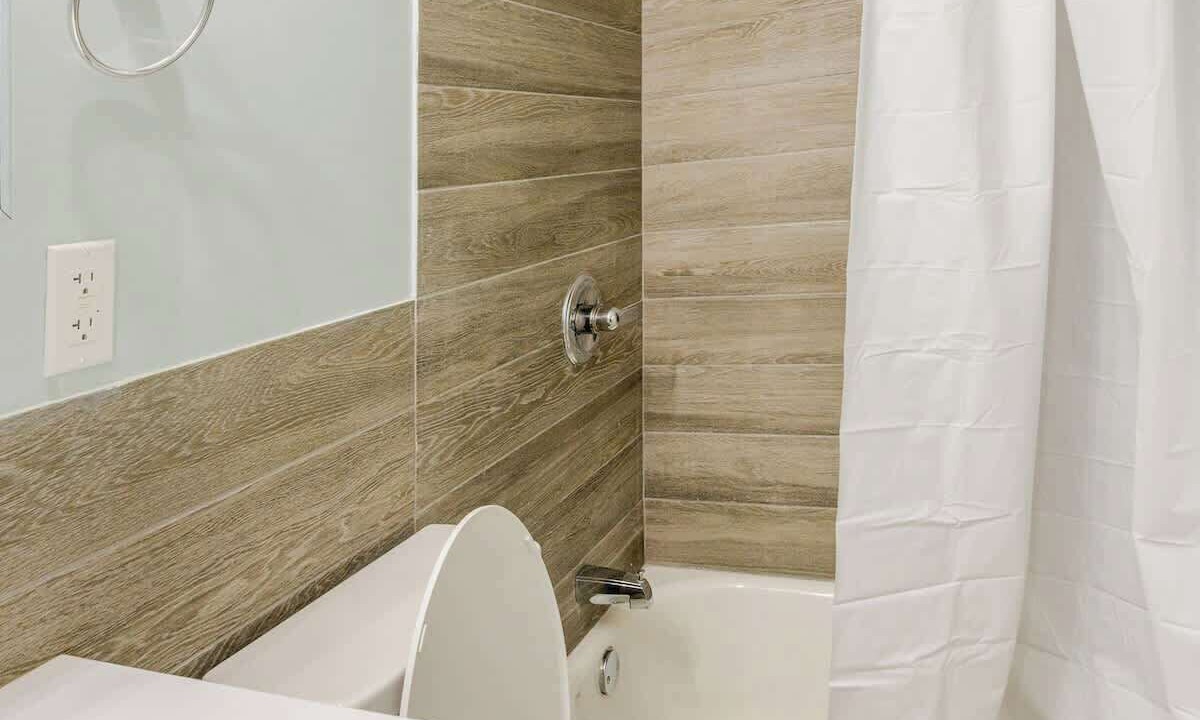 Photo of Bathroom in West Poplar