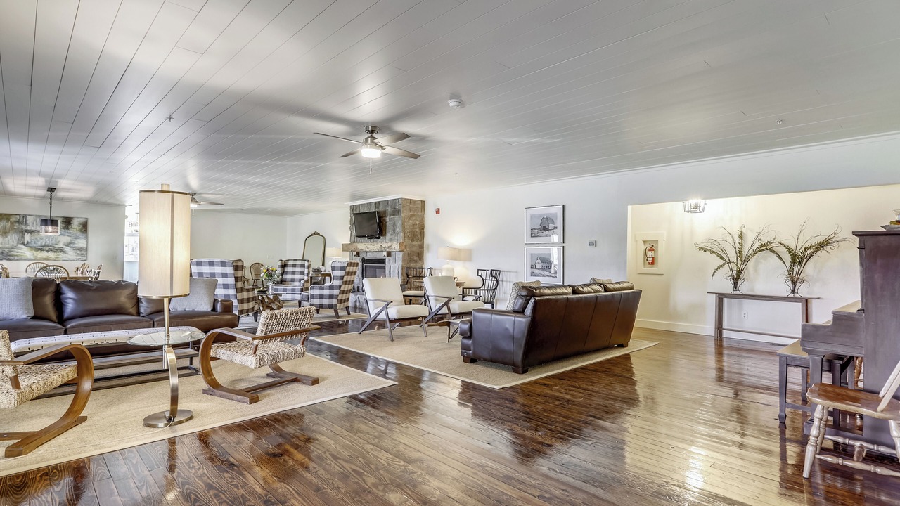 Photo of Livingroom in North Glade Hills