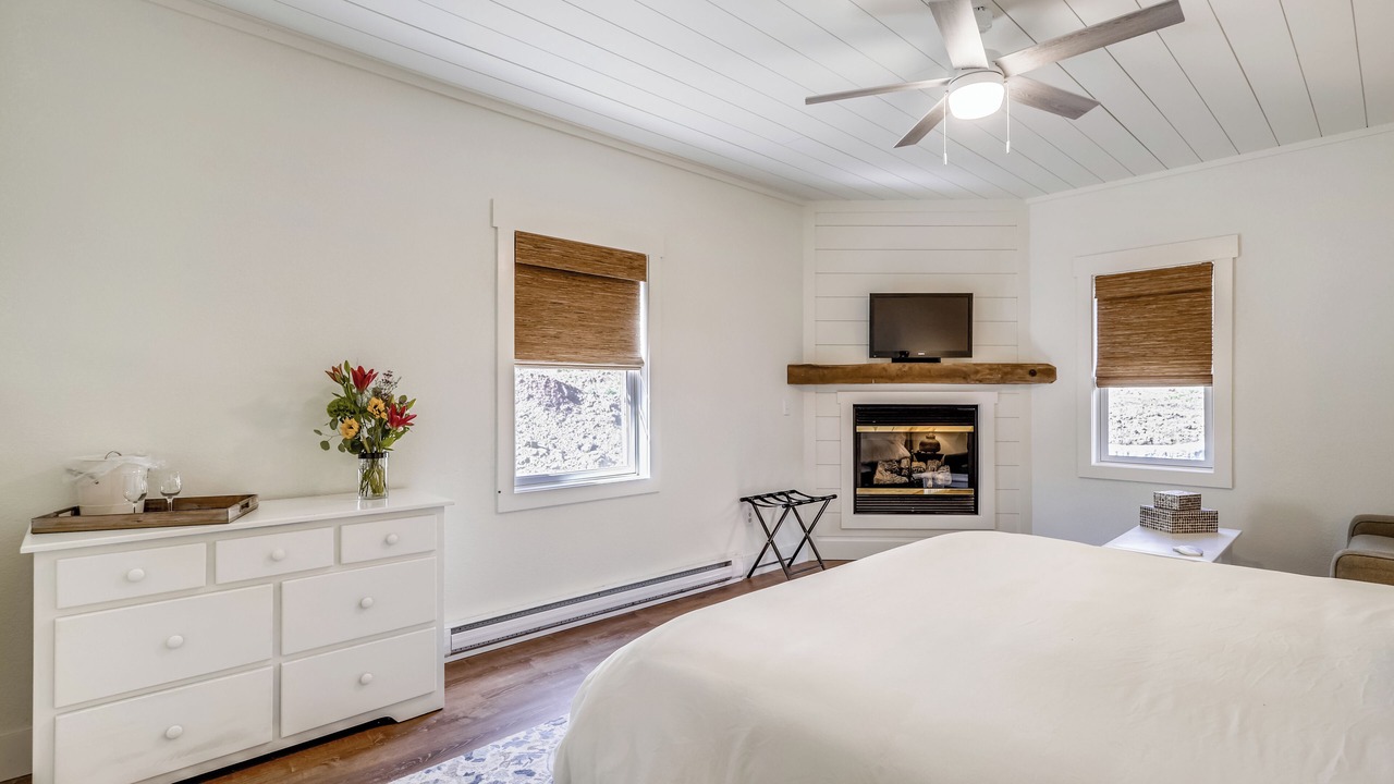 Photo of Bedroom in North Glade Hills
