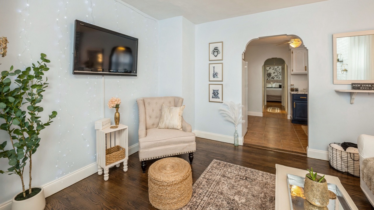 Photo of Livingroom in Southeast Yonkers