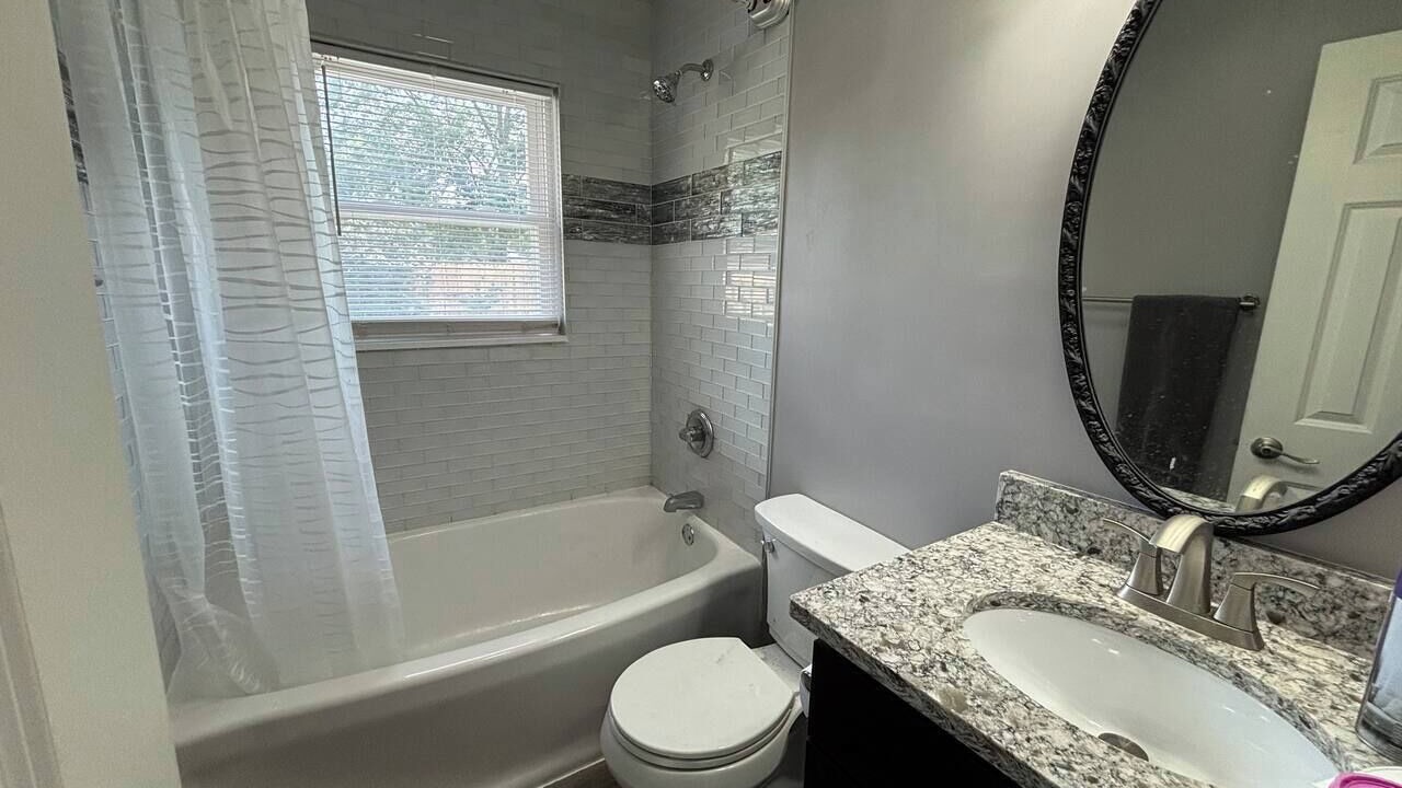 Photo of Bathroom in Royal Manor