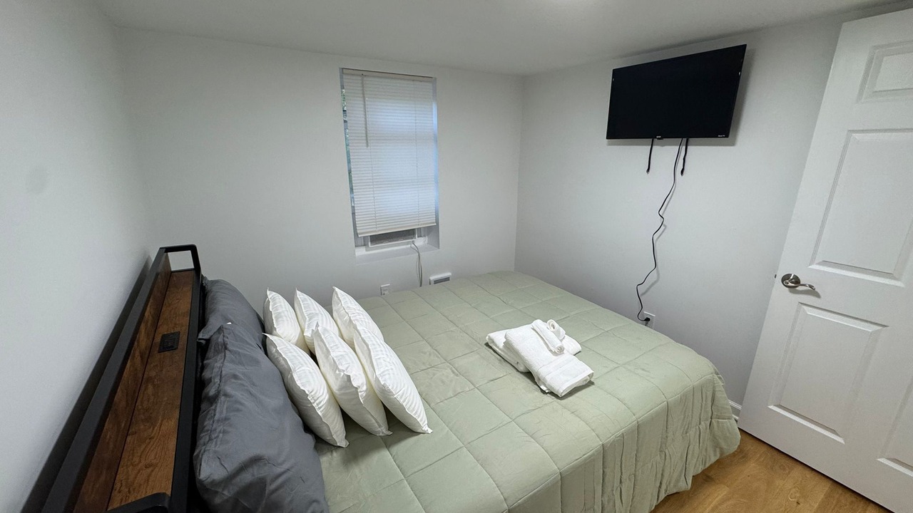 Photo of Bedroom in Greentown