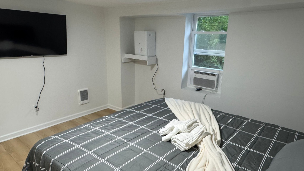 Photo of Bedroom in Greentown