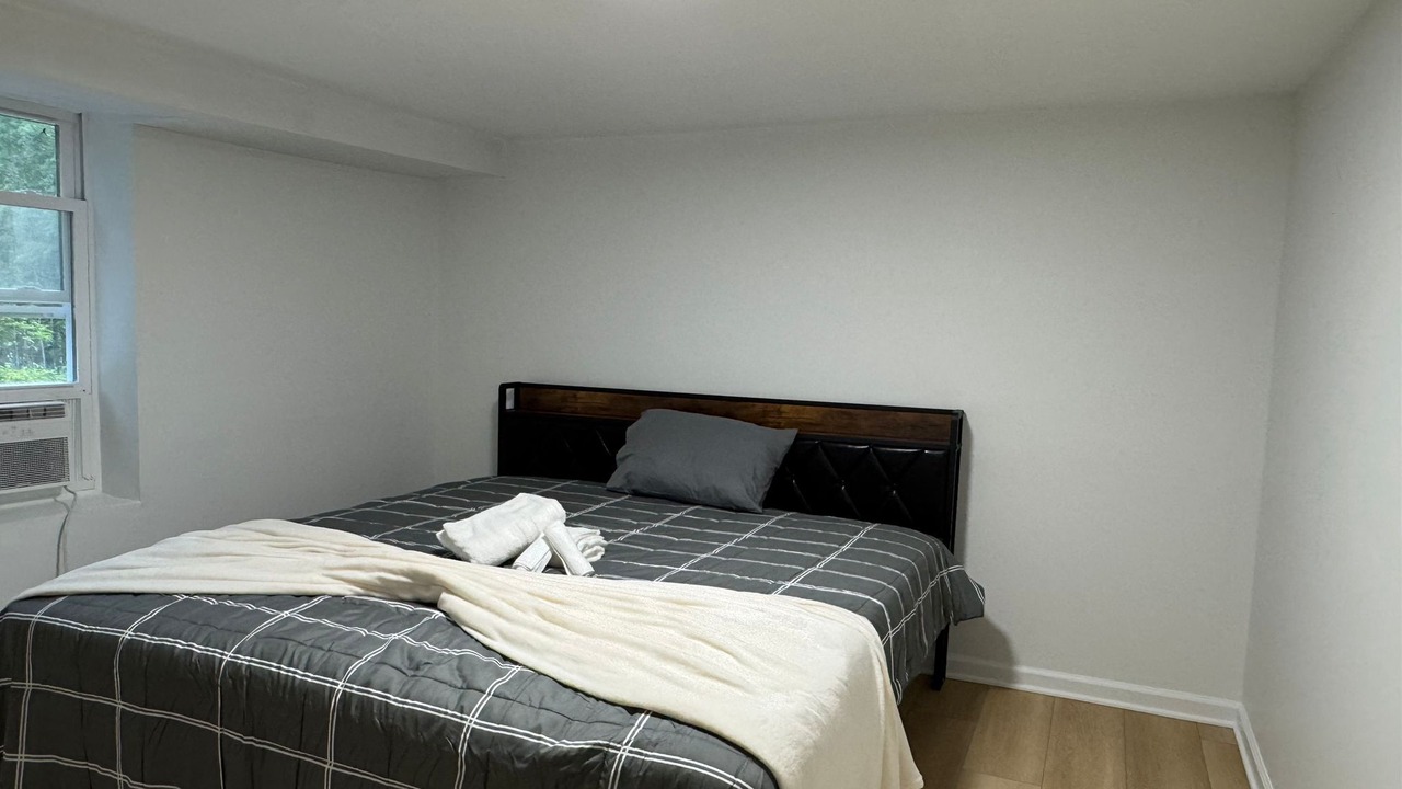 Photo of Bedroom in Greentown