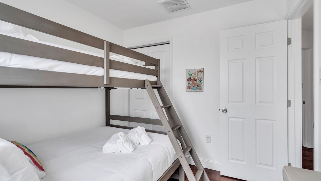 Photo of Bedroom in Seaside Heights
