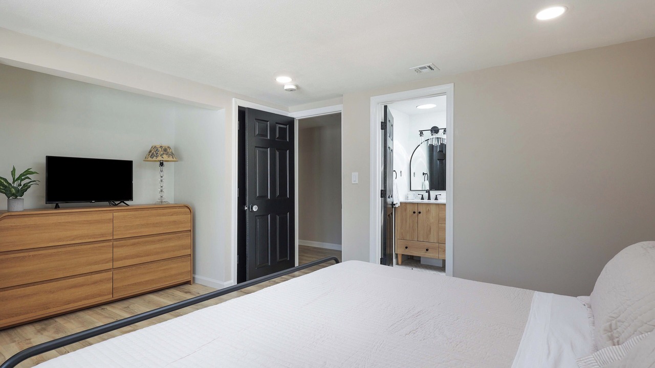 Photo of Bedroom in Brick