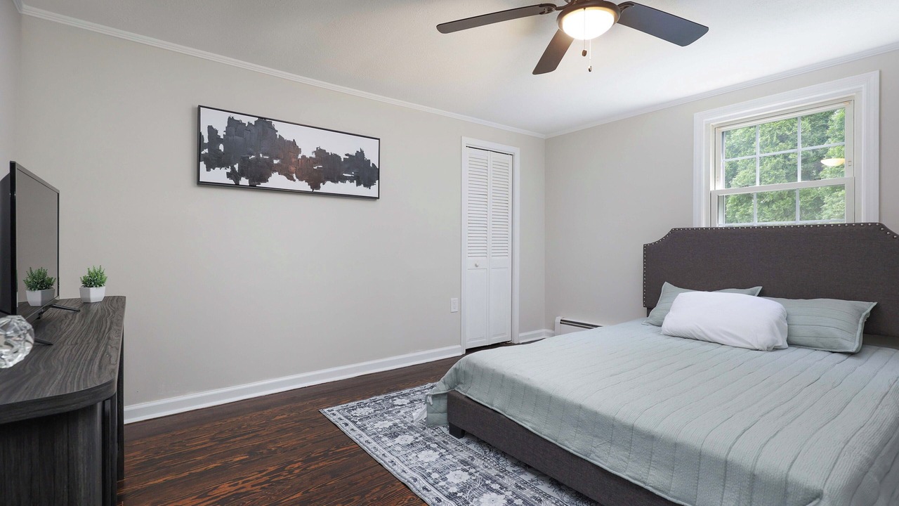Photo of Bedroom in Brick