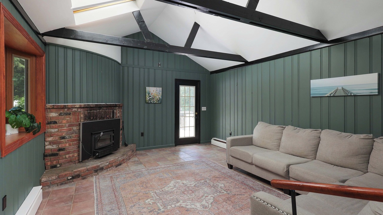 Photo of Livingroom in Brick