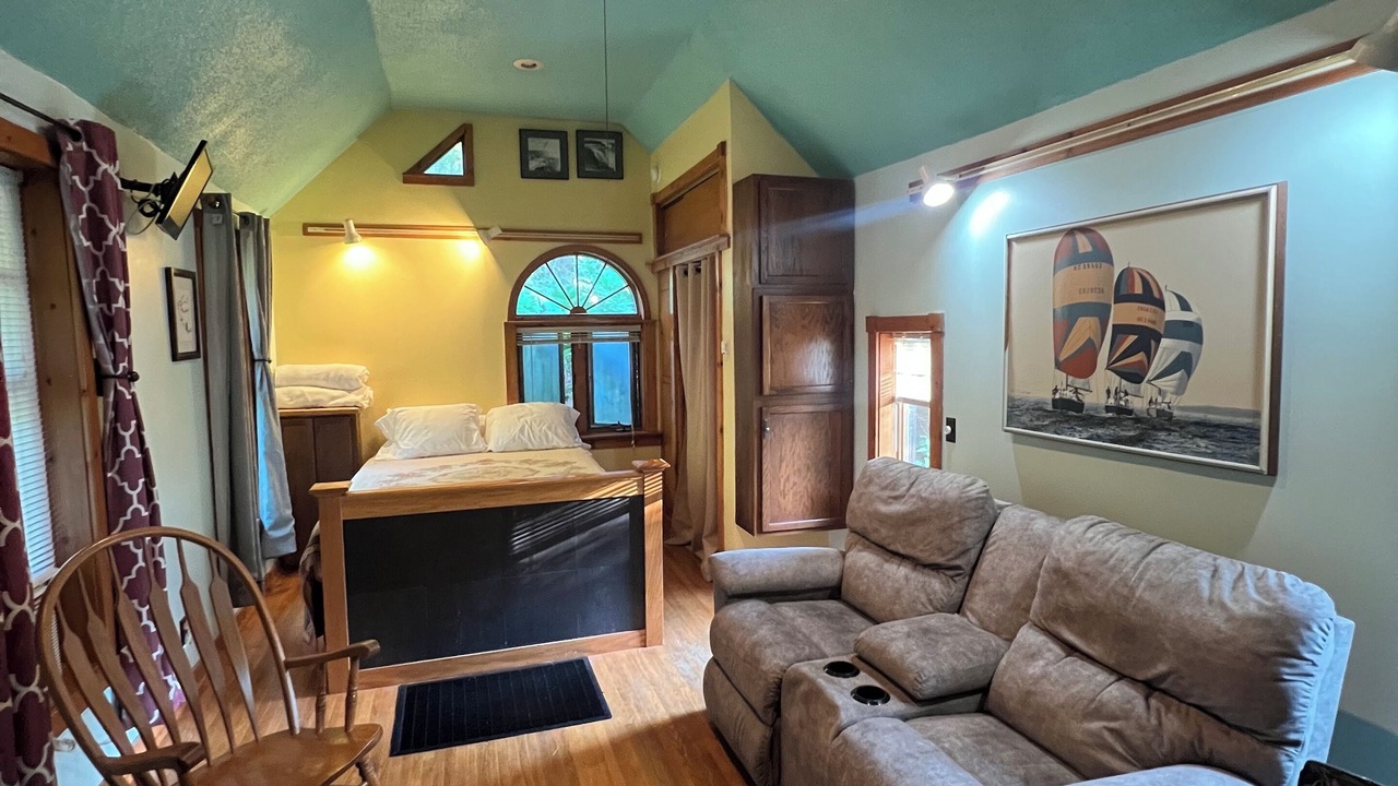 Photo of Livingroom in Lake Erie Beach
