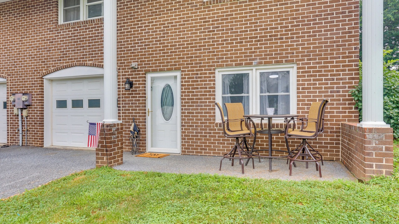 Photo of Outdoor in Elizabethtown
