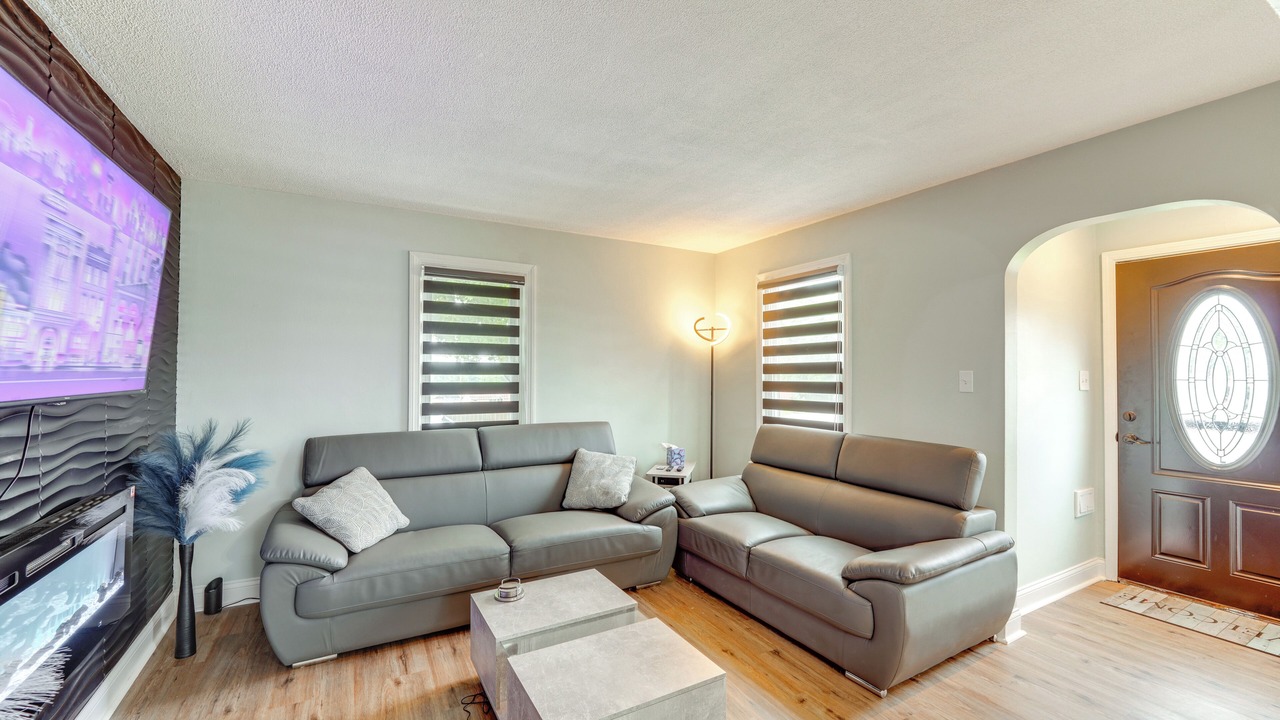 Photo of Livingroom in Youngstown