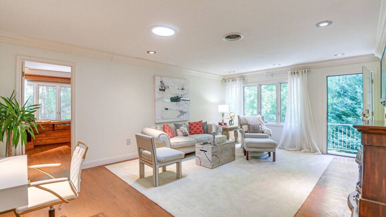 Photo of Livingroom in Long Green