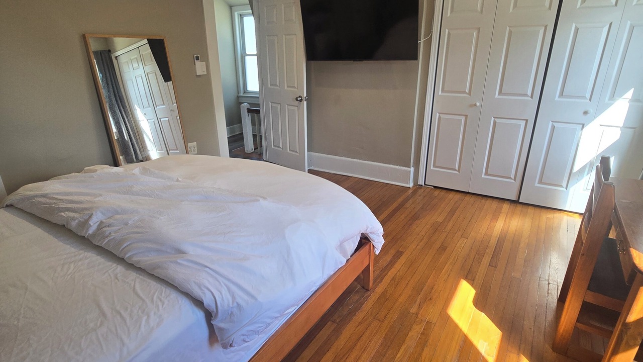 Photo of Bedroom in Teaneck