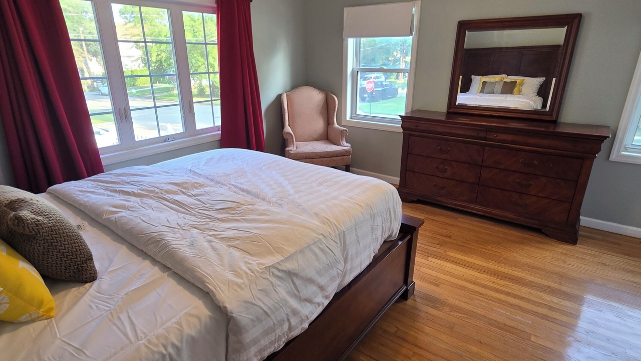 Photo of Bedroom in Teaneck