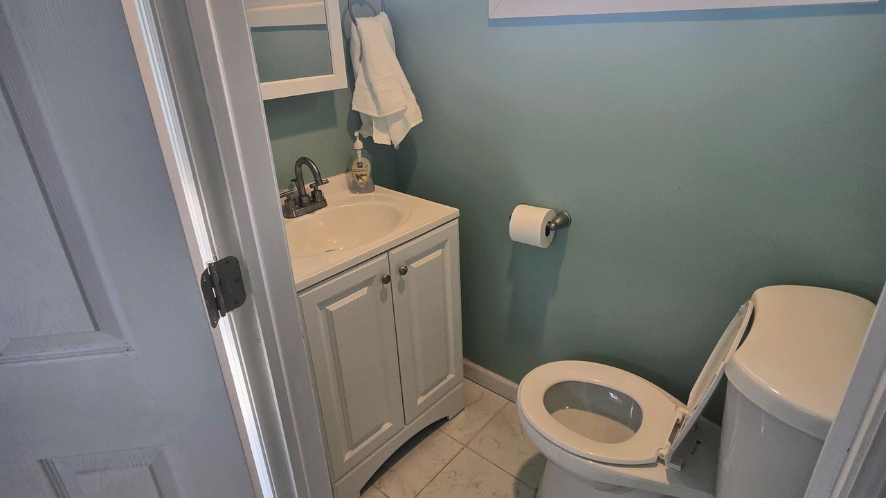 Photo of Bathroom in Teaneck