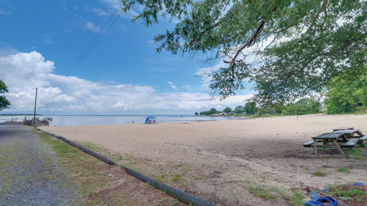 Photo of Others in Colonial Beach