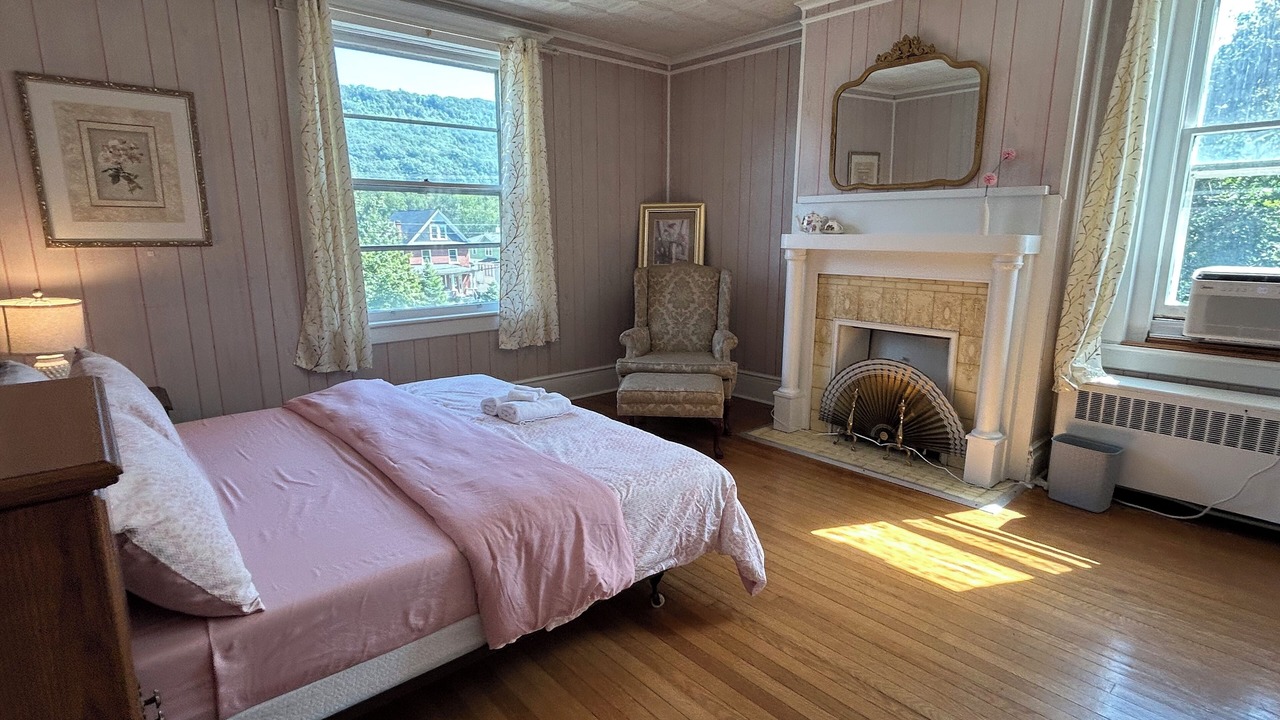 Photo of Bedroom in LaVale