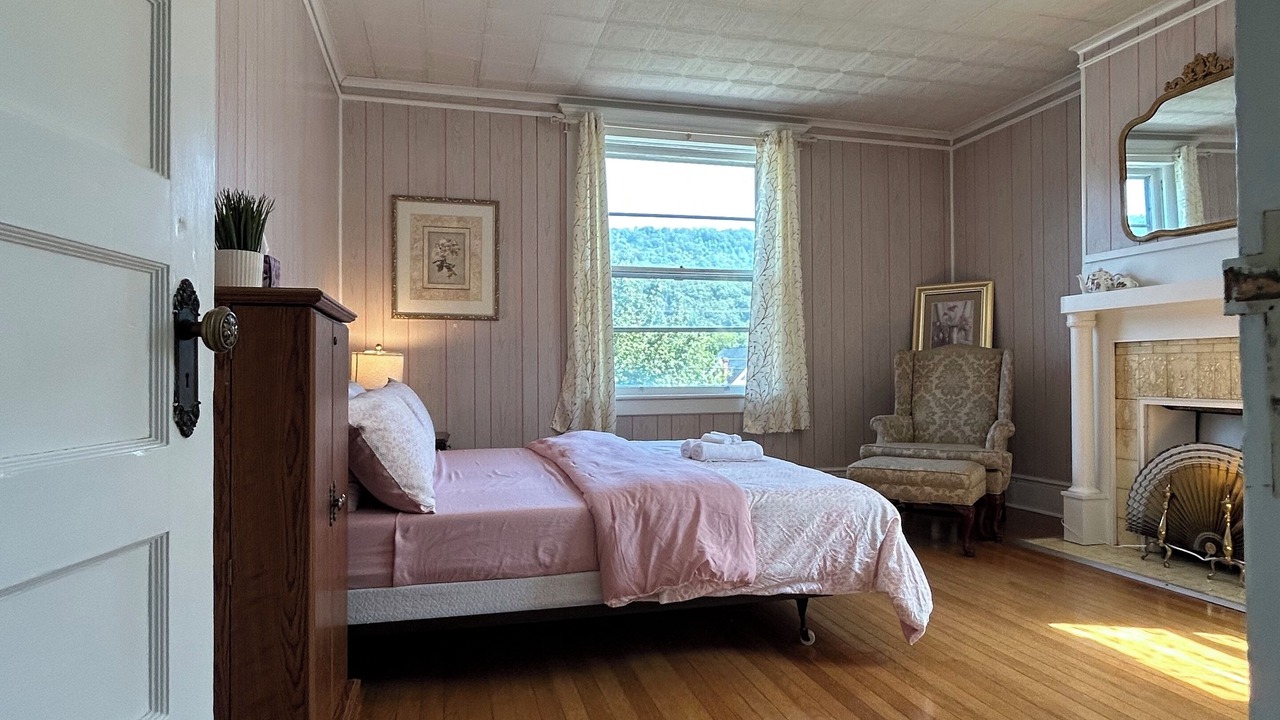 Photo of Bedroom in LaVale