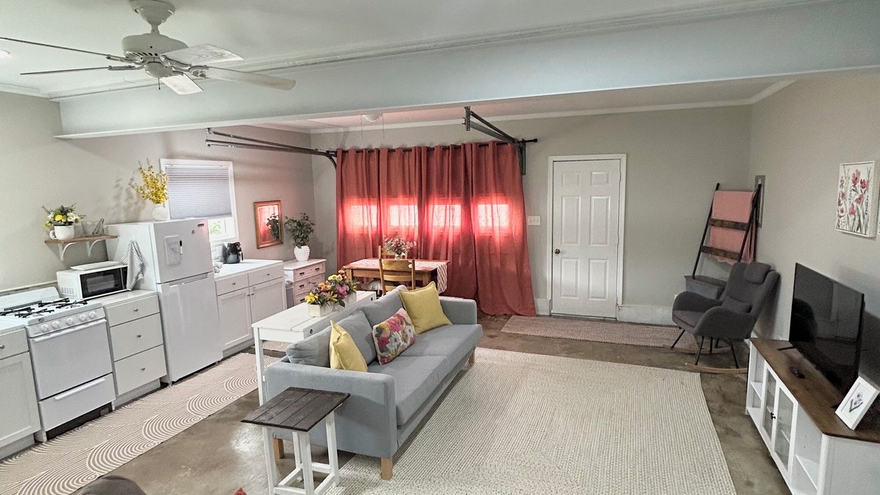 Photo of Livingroom in Western Branch North