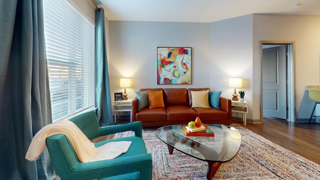 Photo of Livingroom in Coliseum Central