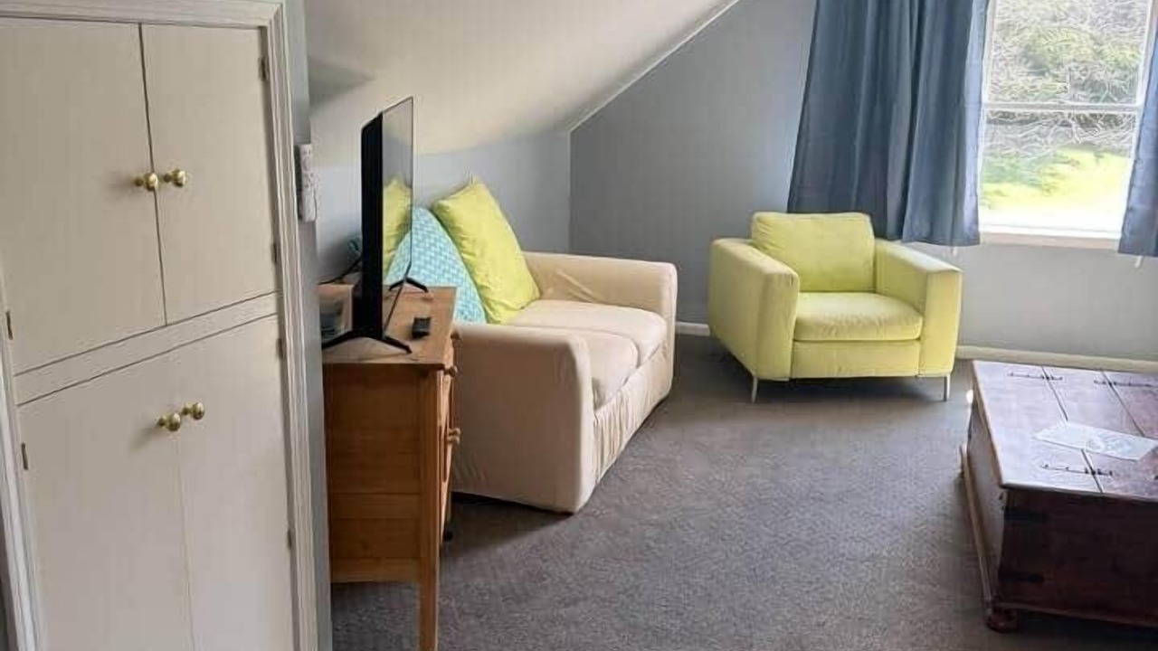Photo of Livingroom in Willoughby Hills