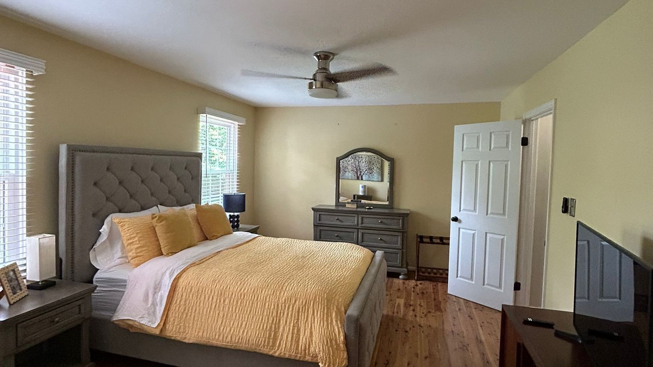 Photo of Bedroom in Lake Ridge