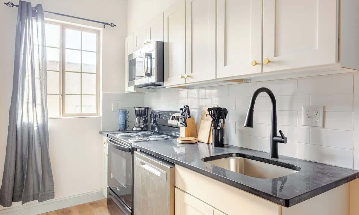 Photo of Kitchen in West Poplar