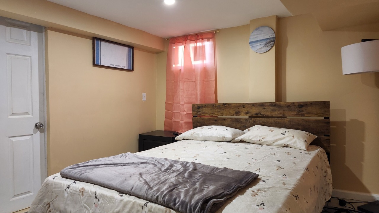 Photo of Bedroom in Weequahic