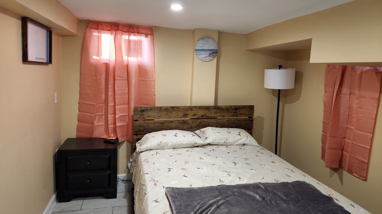 Photo of Bedroom in Weequahic