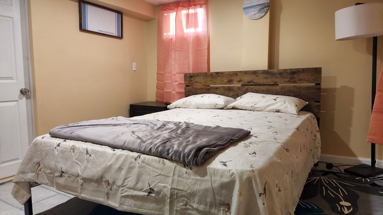 Photo of Bedroom in Weequahic