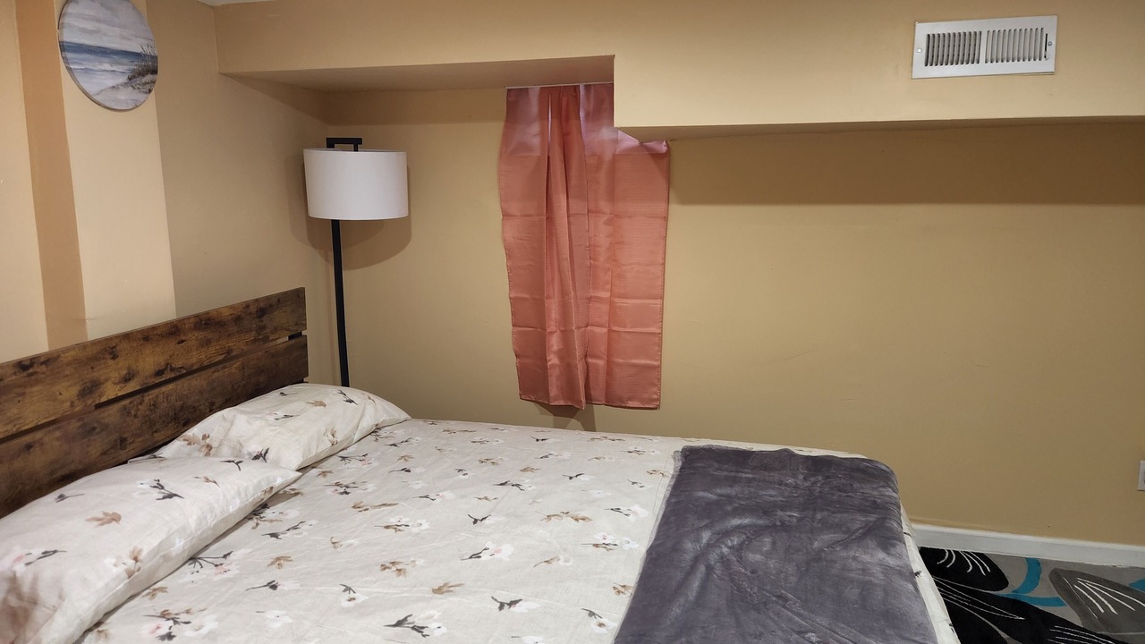 Photo of Bedroom in Weequahic