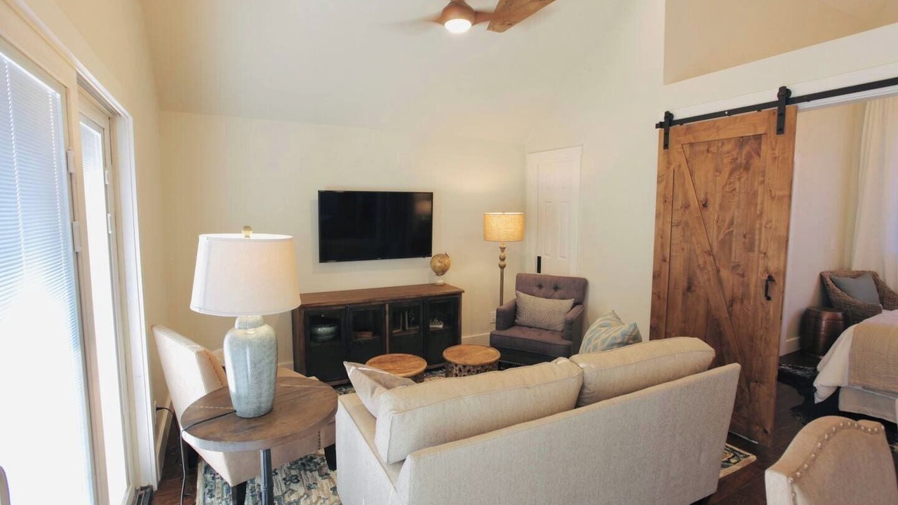 Photo of Livingroom in Green Hills