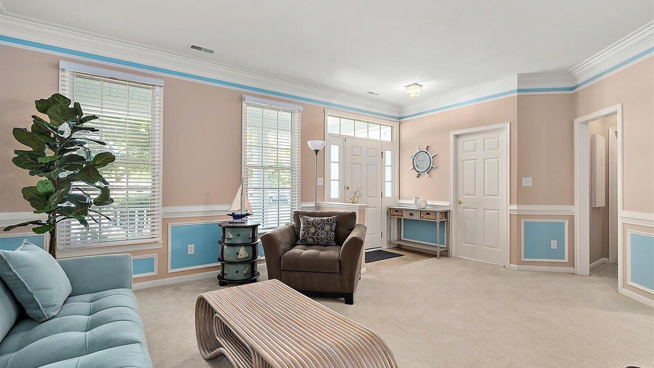 Photo of Livingroom in Bayside