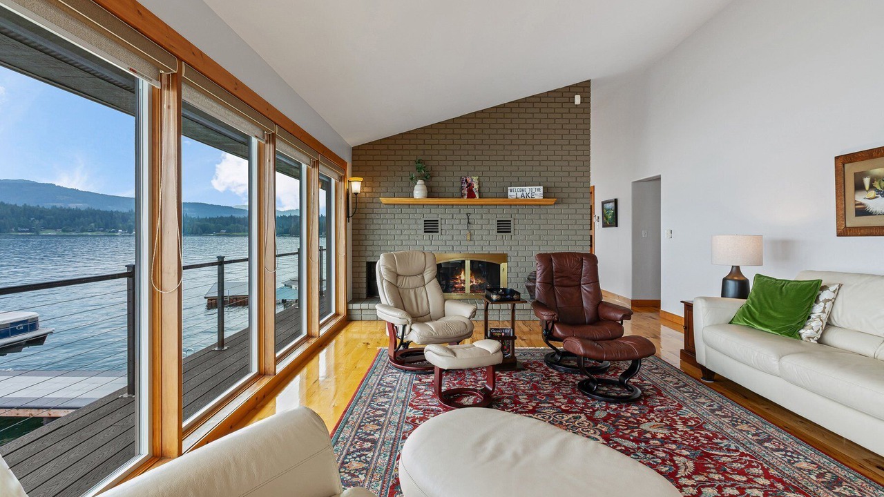 Photo of Livingroom in Sandpoint